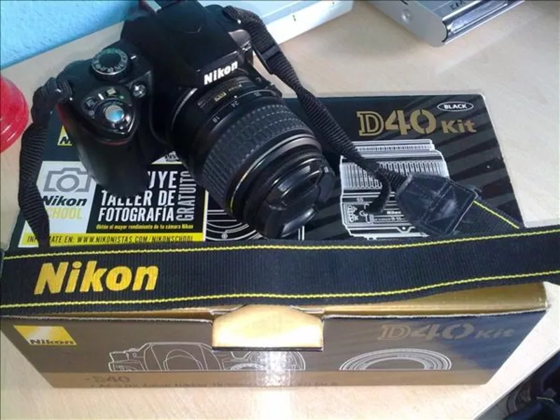 Nikon D300 12.3 MP Digital Camera with 18-135mm Lens