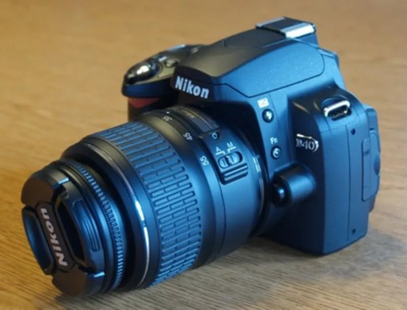 Nikon D300 12.3 MP Digital Camera with 18-135mm Lens 3