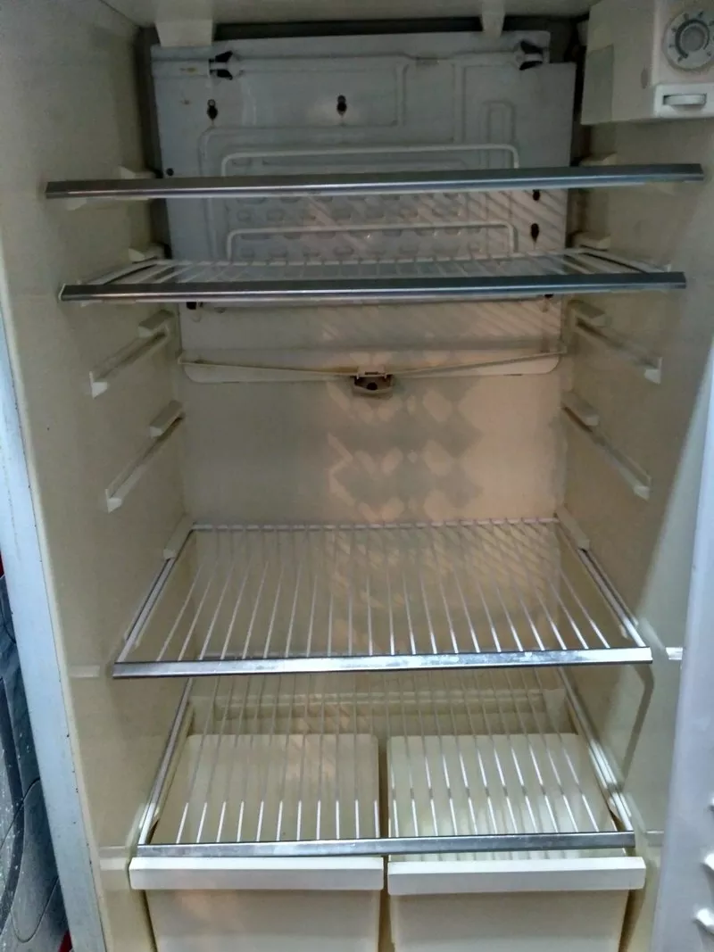 Продам холодильник  2